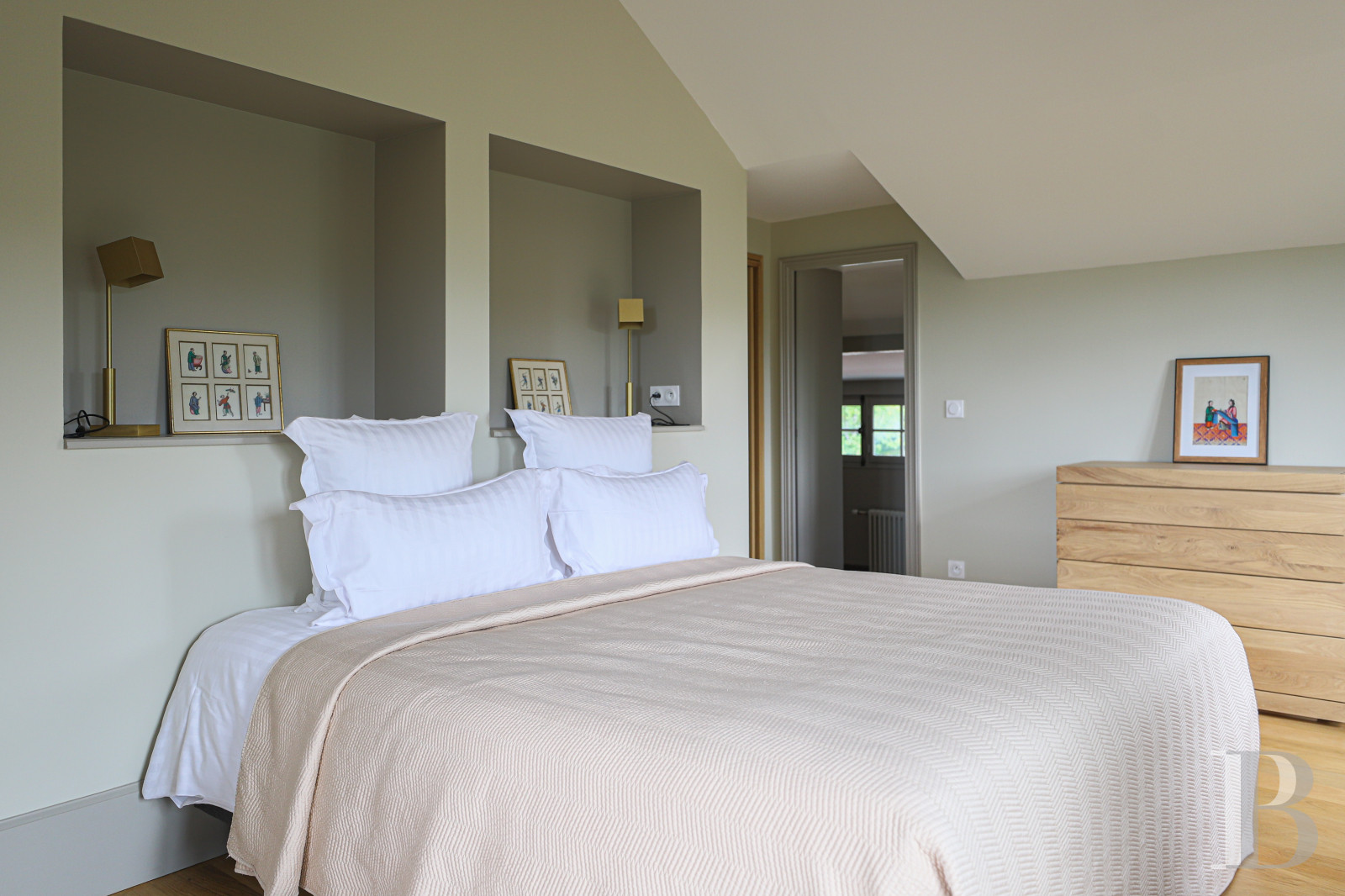 Dans la Drôme, au nord de Valence, un ancien relais de chasse de 1860 devenu annexe indépendante d’un hôtel renommé - photo  n°37